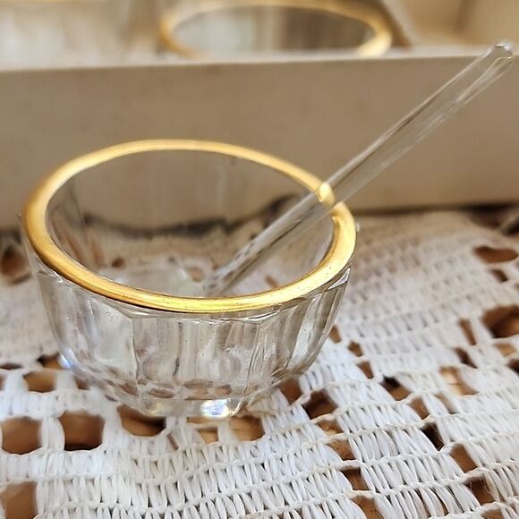 Vintage Gold Tone Rimmed Salt Cellar Set Of 8 With 7 Spoons - Picture 3 of 9